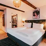 Gluecksschmiede 4*