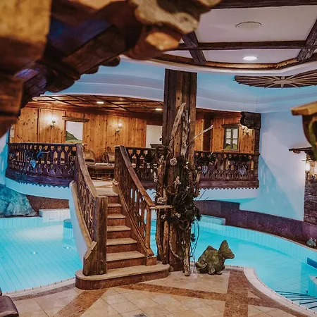 Dorfhotel Glücksschmiede 4* Saalbach