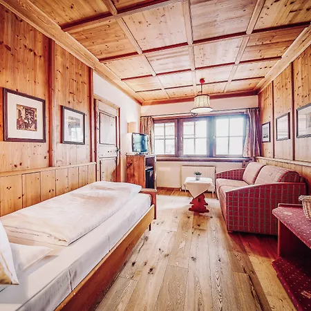 Dorfhotel Glücksschmiede 4*